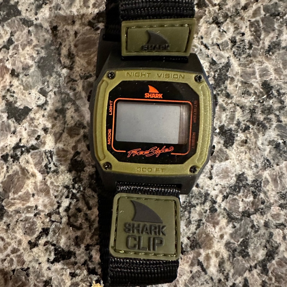 Freestyle shark clip watch